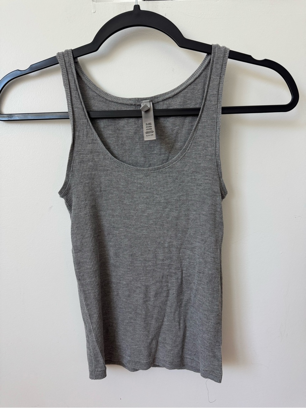 Skims gray ribbed tank top